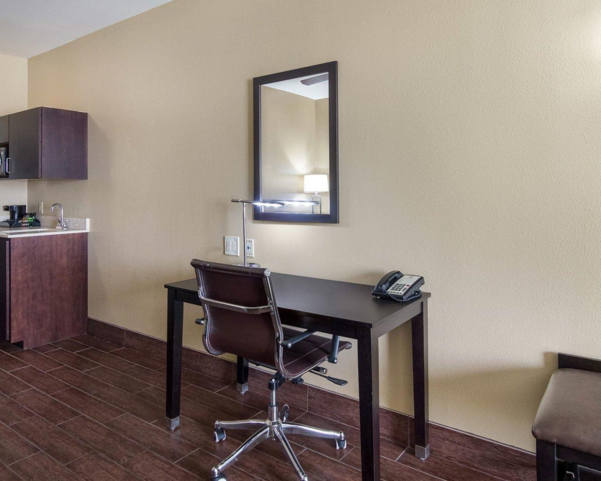 Comfort Suites Odessa Exteriör bild