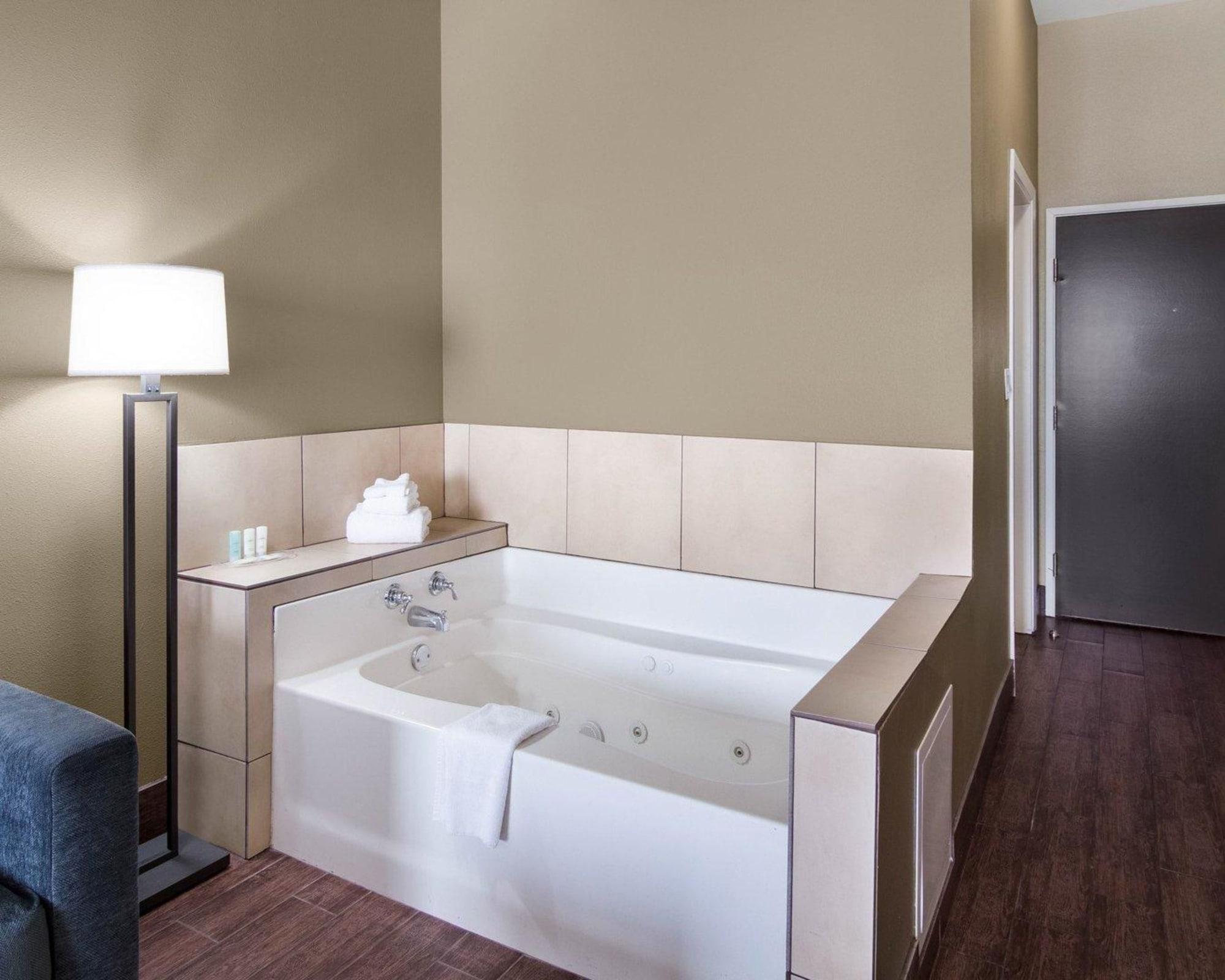 Comfort Suites Odessa Exteriör bild